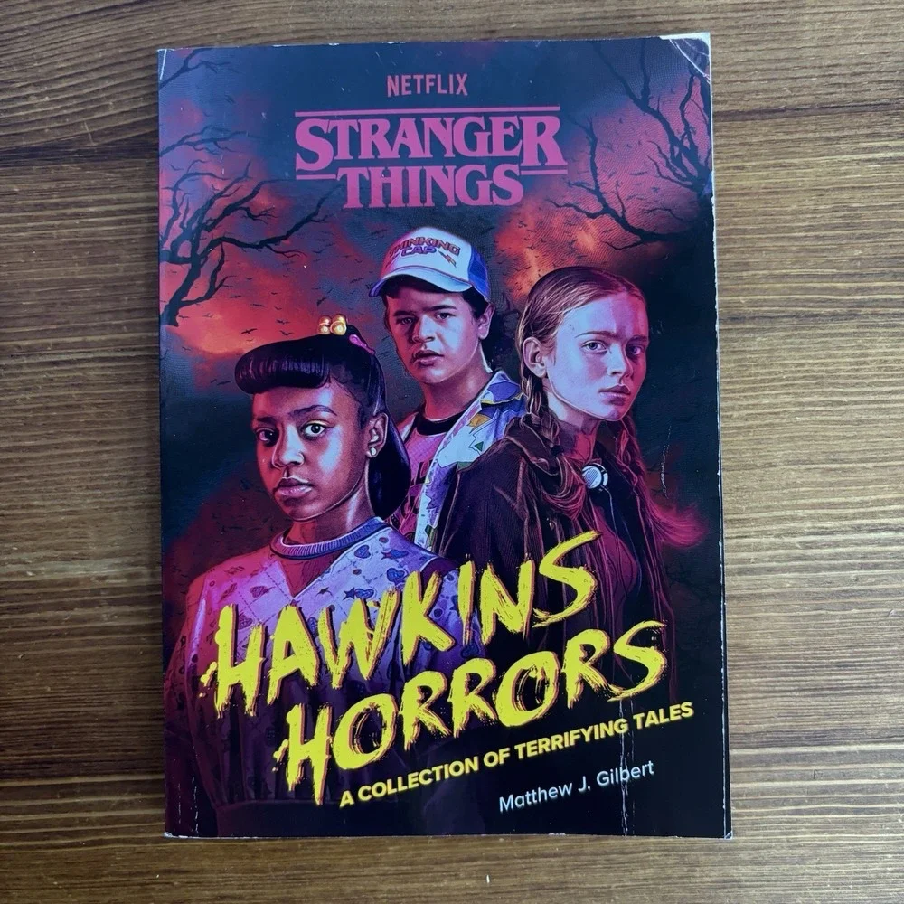 Stranger Things Hawkins 1985 Fanny Pack & Hawkins Horrors Book Lot Netflix